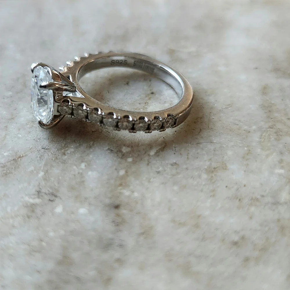NWOT Anu Jewel 2 Carat Moissanite Engagement Ring Size 6